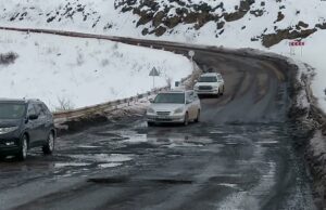 Սիսիանի մոտ Մ-2 պետական ավտոմայրուղու այս հատվածը միշտ քանդված է Սիսիանի մոտ Մ-2 պետական ավտոմայրուղու այս հատվածը միշտ քանդված է